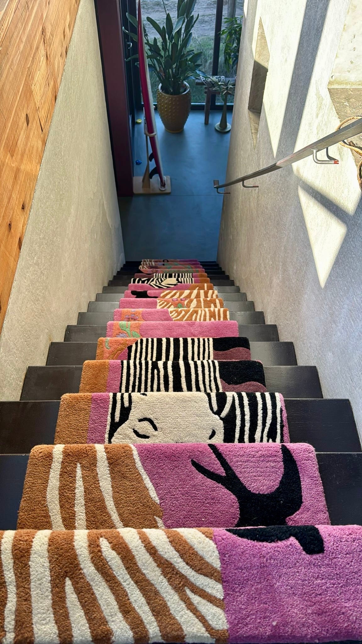 Handtufted woolen runner Naja Naja