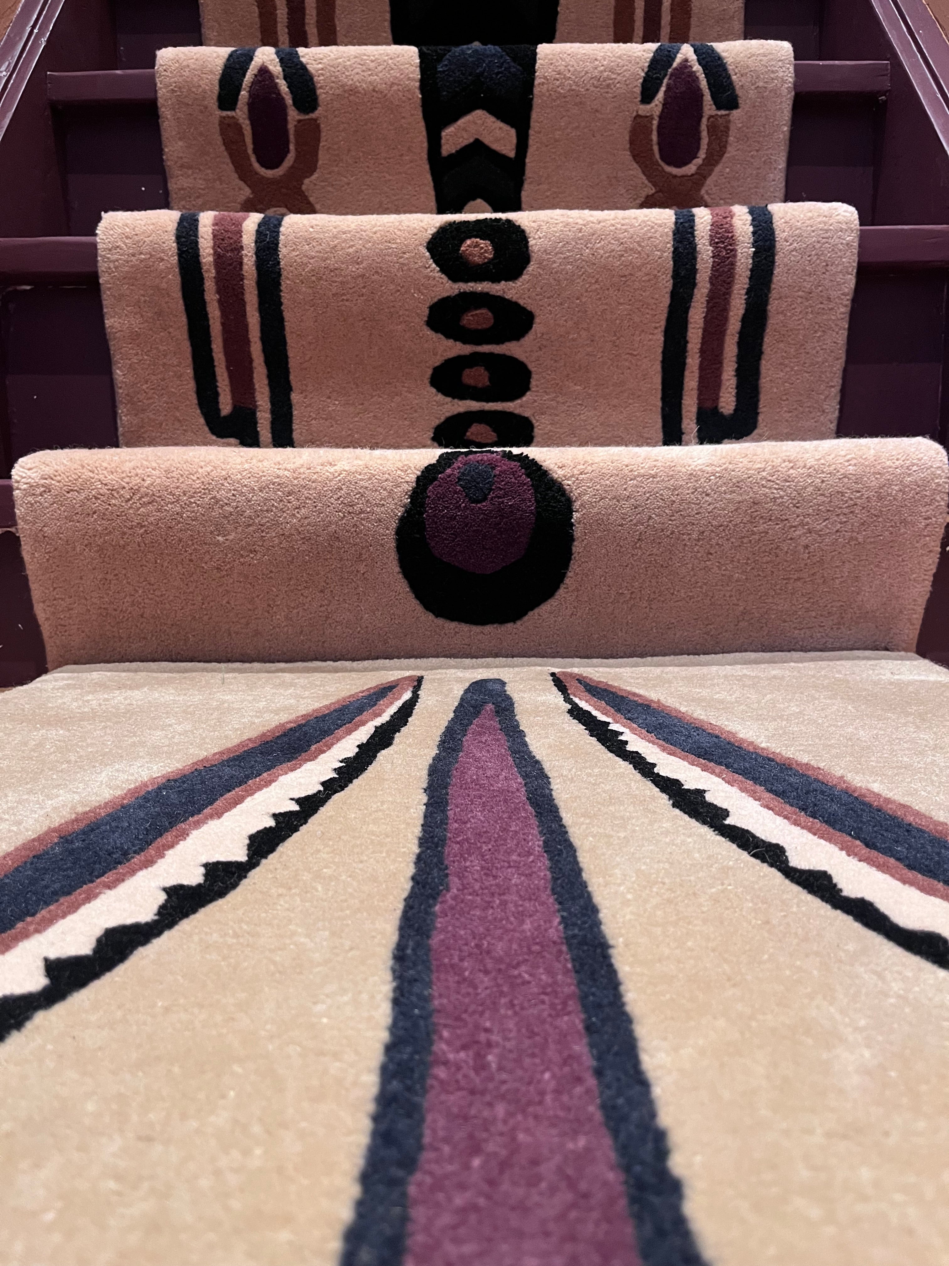 Handtufted wool totem runner 60x300cm