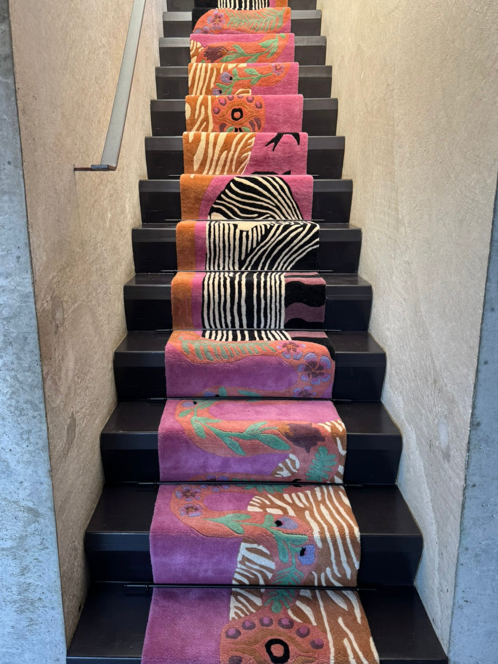 Handtufted woolen runner Naja Naja