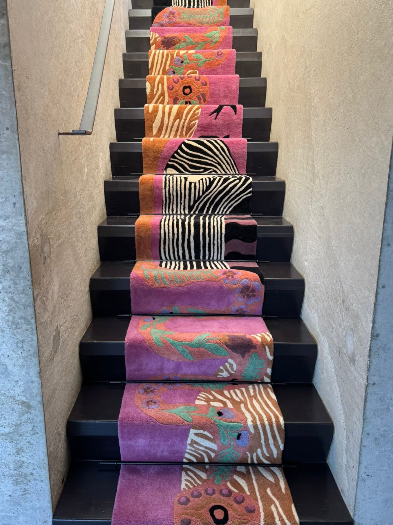 Handtufted woolen runner Naja Naja