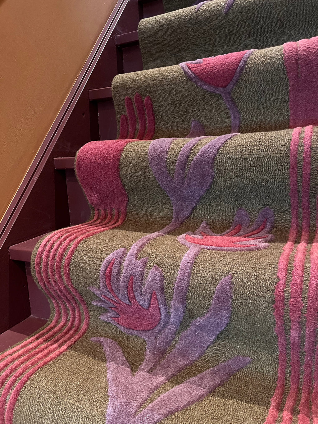 Olive green handtufted stairrunner 60x700cm